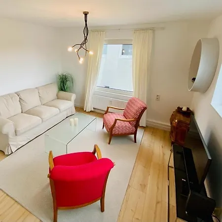 Cute Apartment - Detmold City Center - Large Kitchen, Bath, South Facing Balcony - Free Parking And Wifi Exterior photo