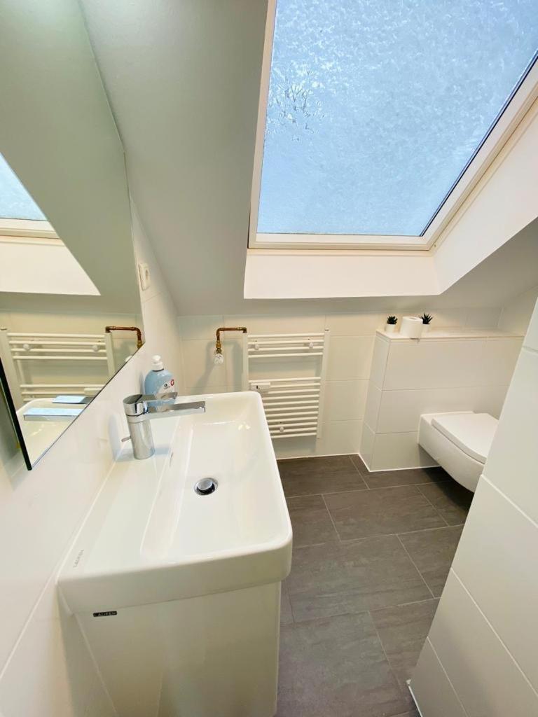 Cute - Center - Large Kitchen, Bath, South Facing Balcony - Free Parking And Wifi Apartment Detmold